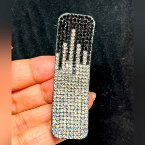 2/12 Black rhinestones/gradient -iridescent snap Barrett NEW